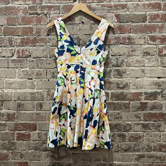 NWT J. Crew V-Neck Floral Cocktail Dress Size 00 - Picture 3 of 5